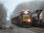 CSX 8662 on W018